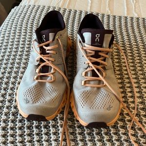 On Cloud X Peach and Plum Running Shoe Size 9.5